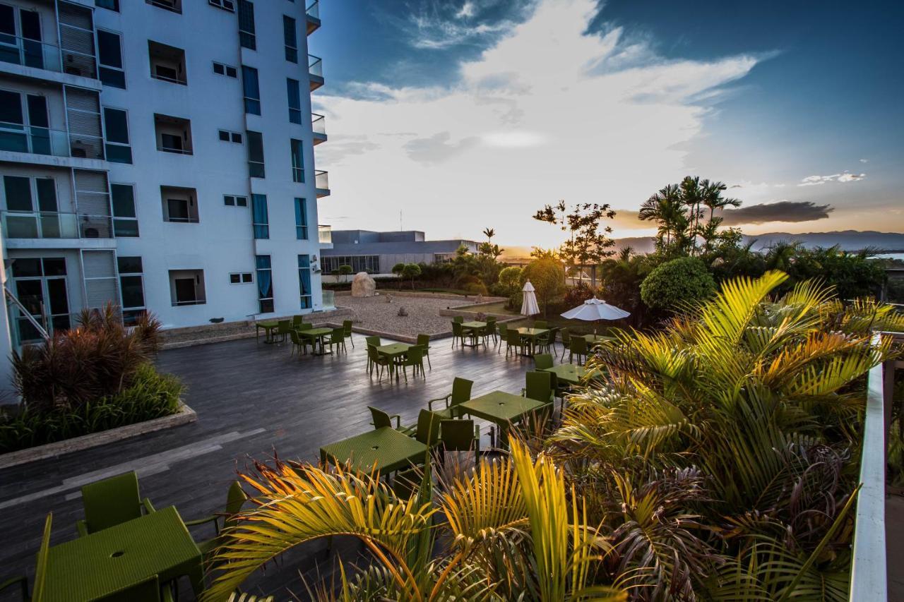C Suites At Mactan Newtown Île de Mactan Extérieur photo