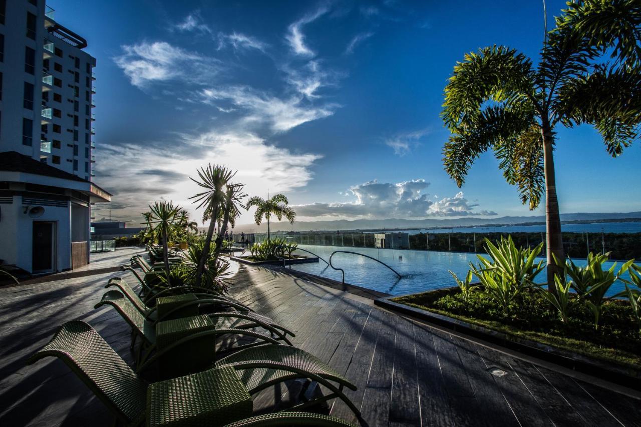 C Suites At Mactan Newtown Île de Mactan Extérieur photo