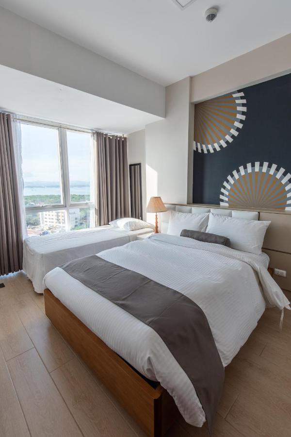 C Suites At Mactan Newtown Île de Mactan Extérieur photo